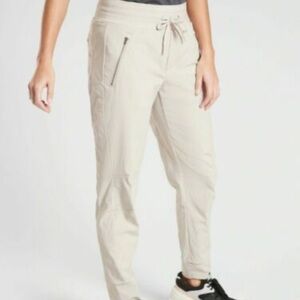 Athleta Joggers beige pockets size 10